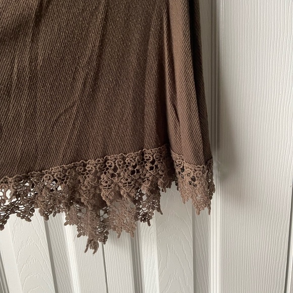 Junior’s Tank Top - Picture 3 of 6